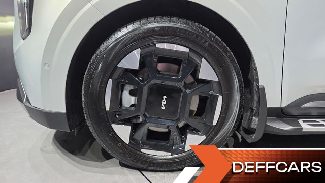 Kia CARNIVAL Gasoline 9-Seater Signature купить на сайте DeffCars