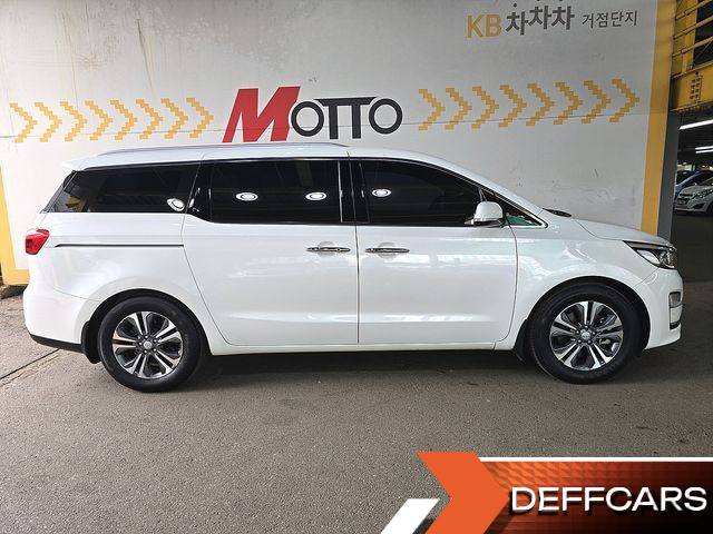 Kia CARNIVAL Gasoline 11-Seater Prestige купить на сайте DeffCars