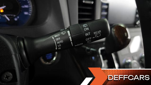 Toyota SIENNA 3.5 AWD купить на сайте DeffCars