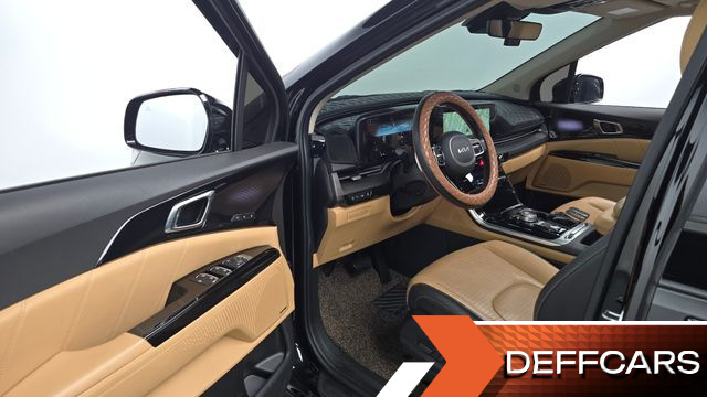 Kia CARNIVAL Gasoline 7-Seater Signature купить на сайте DeffCars