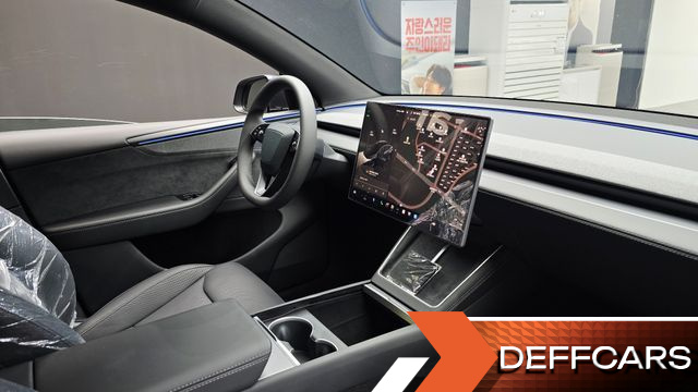 Tesla MODEL Y L Long Range AWD купить на сайте DeffCars