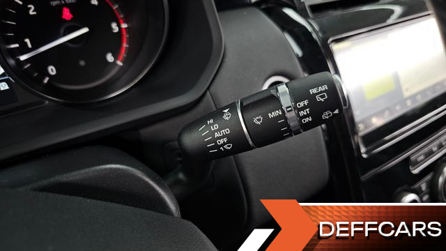 Land Rover DISCOVERY 2.0 SD4 SE купить на сайте DeffCars