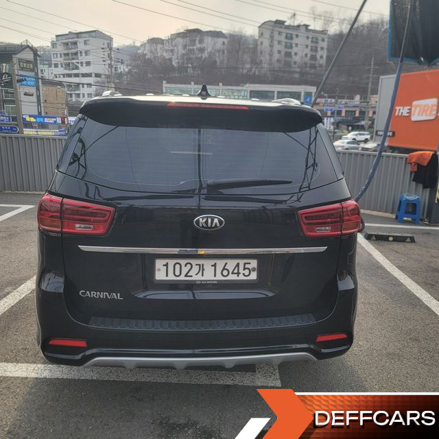 Kia CARNIVAL Gasoline 9-Seater Prestige купить на сайте DeffCars