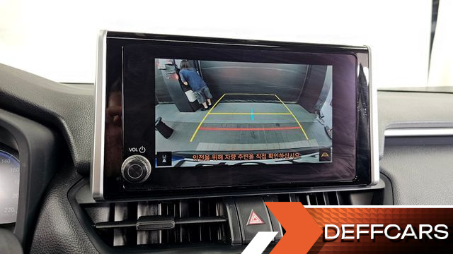 Toyota RAV4 2.5 2WD Hybrid XLE купить на сайте DeffCars