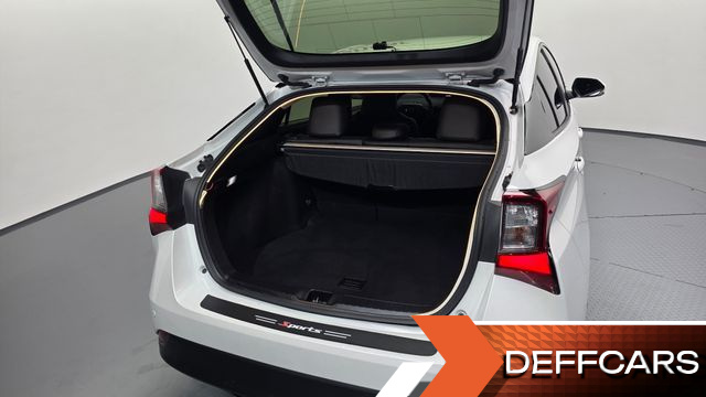 Toyota PRIUS 1.8 купить на сайте DeffCars