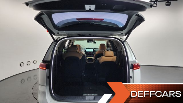 Kia CARNIVAL 9-Seater Noblesse купить на сайте DeffCars