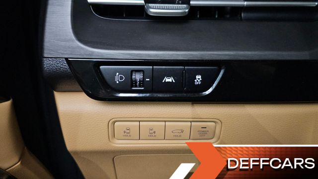 Kia CARNIVAL 9-Seater Noblesse купить на сайте DeffCars