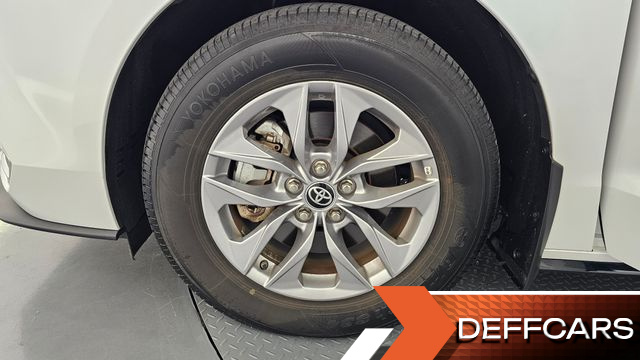 Toyota SIENNA 2.5 Hybrid AWD купить на сайте DeffCars