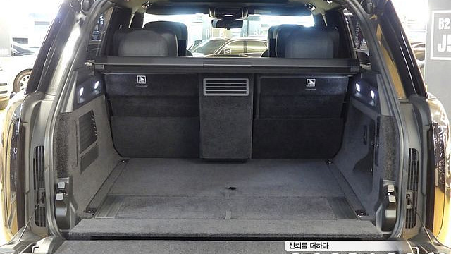 Land Rover RANGE ROVER P615 SV LWB купить на сайте DeffCars