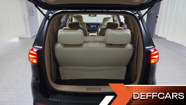 Kia CARNIVAL 9-Seater Hi-Limousine Prestige Hiroof купить на сайте DeffCars