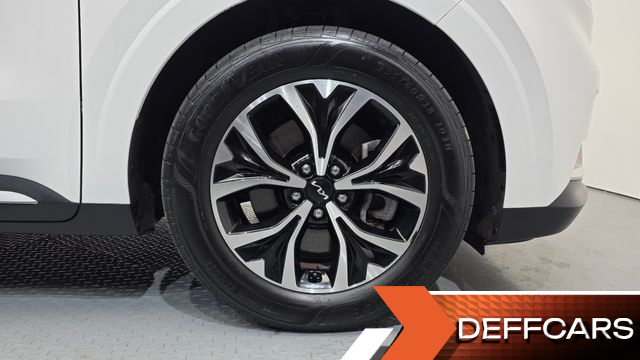 Kia CARNIVAL 9-Seater Noblesse купить на сайте DeffCars