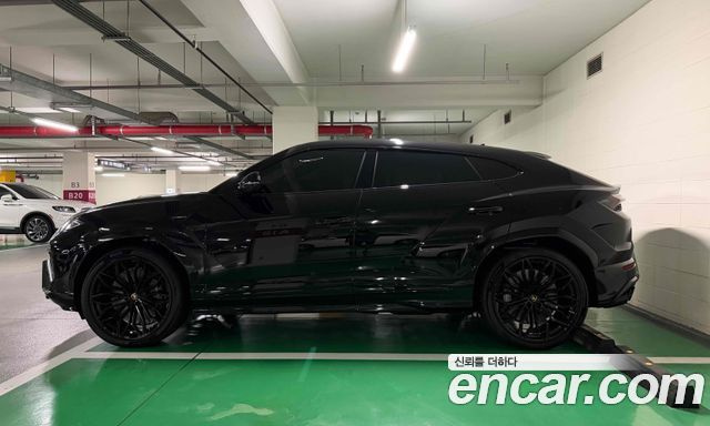 Lamborghini URUS 4.0 V8 SE купить на сайте DeffCars