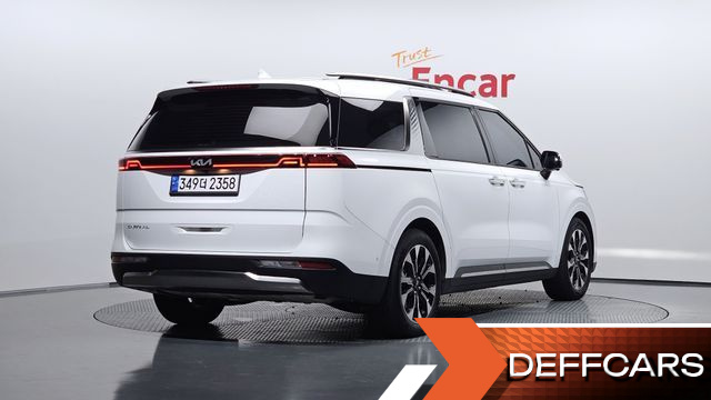 Kia CARNIVAL Gasoline 7-Seater Signature купить на сайте DeffCars