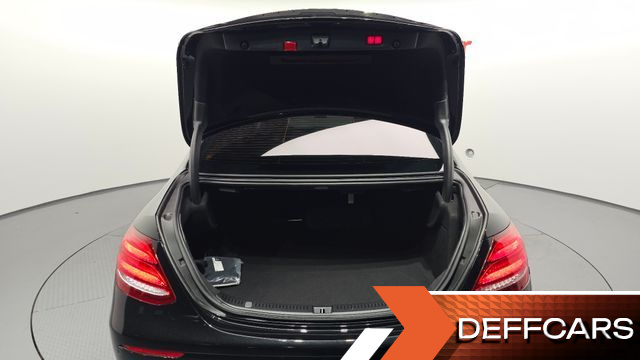Mercedes E-CLASS E300 4MATIC Exclusive купить на сайте DeffCars