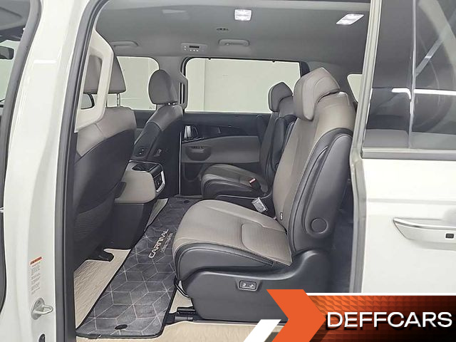Kia CARNIVAL Gasoline 9-Seater Signature купить на сайте DeffCars