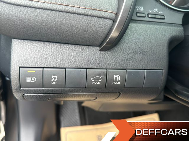 Toyota CAMRY 2.5 XLE Hybrid купить на сайте DeffCars