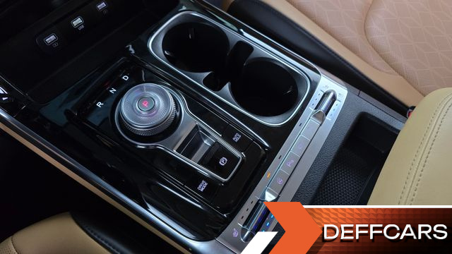 Kia CARNIVAL 9-Seater Noblesse купить на сайте DeffCars