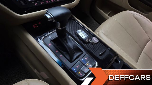 Kia CARNIVAL Gasoline 7-seater Limousine President купить на сайте DeffCars