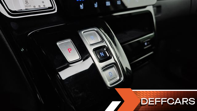 Hyundai STARIA 4WD Lounge 9-Seater Inspiration купить на сайте DeffCars