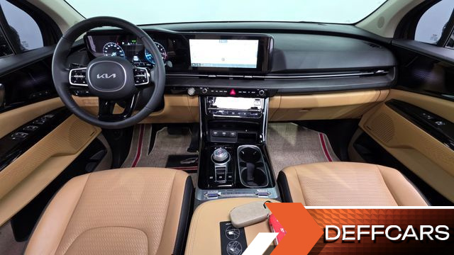 Kia CARNIVAL Gasoline 7-Seater Signature купить на сайте DeffCars
