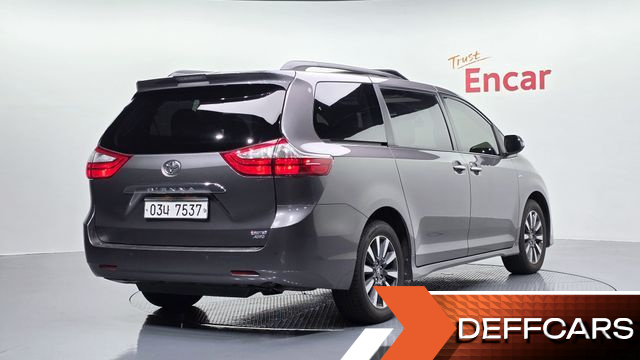 Toyota SIENNA 3.5 AWD купить на сайте DeffCars