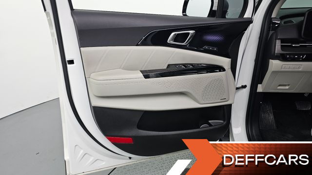 Kia CARNIVAL 7-Seater Signature купить на сайте DeffCars