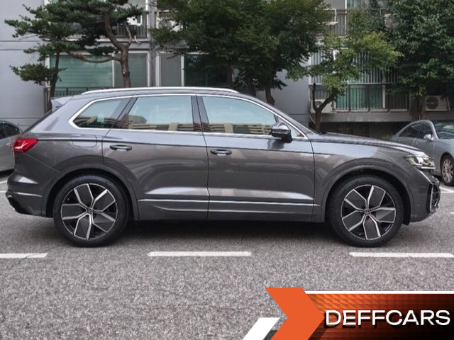 Volkswagen TOUAREG 3.0 TDI R-Line купить на сайте DeffCars