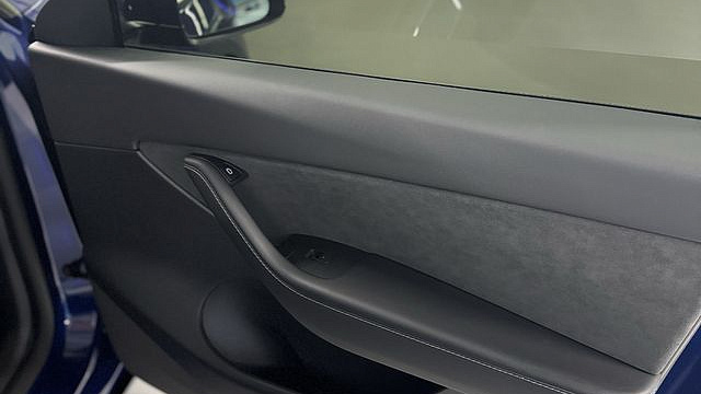 Tesla MODEL Y Standard Range RWD купить на сайте DeffCars