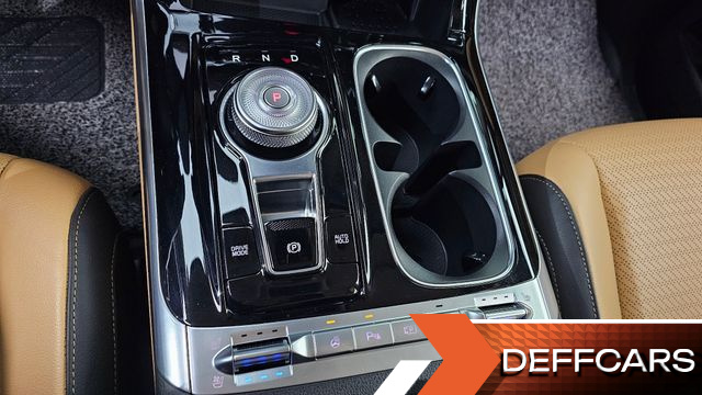 Kia CARNIVAL 7-Seater Noblesse купить на сайте DeffCars