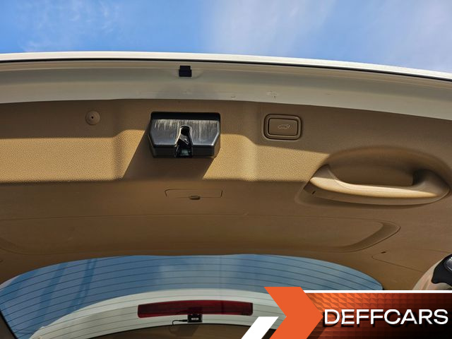 Kia CARNIVAL 7-Seater Limousine President купить на сайте DeffCars