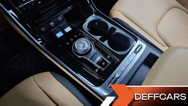 Kia CARNIVAL 9-Seater Signature купить на сайте DeffCars