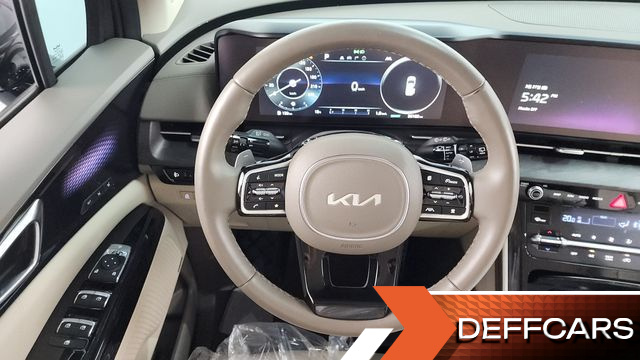 Kia CARNIVAL Gasoline 7-Seater Signature купить на сайте DeffCars