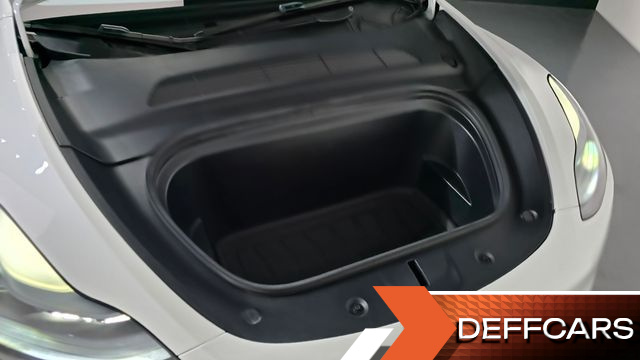 Tesla MODEL Y RWD купить на сайте DeffCars