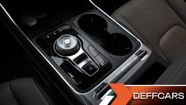 Kia CARNIVAL Gasoline 9-Seater Signature купить на сайте DeffCars