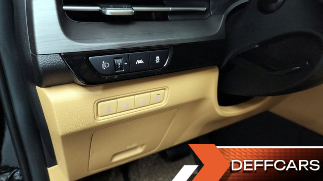 Kia CARNIVAL Gasoline 7-Seater Signature купить на сайте DeffCars