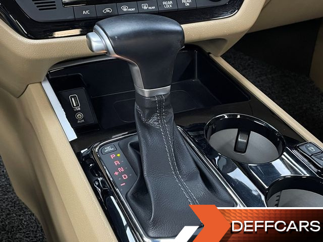 Kia CARNIVAL 7-Seater Hi-Limousine President купить на сайте DeffCars