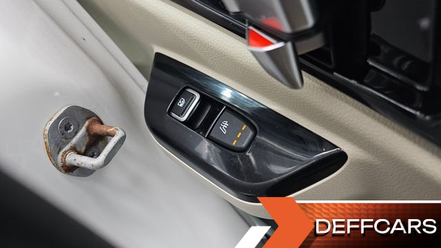 Kia CARNIVAL 9-Seater Signature купить на сайте DeffCars