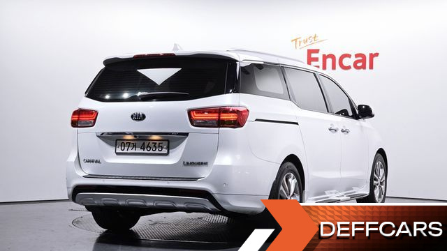Kia CARNIVAL 7-seater Limousine President купить на сайте DeffCars