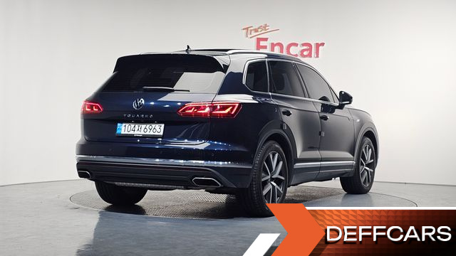 Volkswagen TOUAREG 3.0 TDI Prestige купить на сайте DeffCars