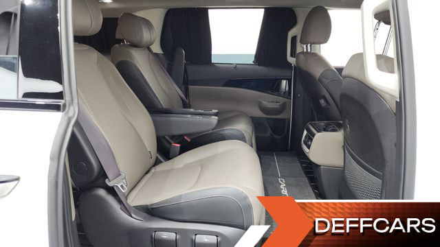Kia CARNIVAL Gasoline 7-Seater Signature купить на сайте DeffCars
