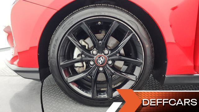 Hyundai VELOSTER 1.6 Turbo Sport Core купить на сайте DeffCars