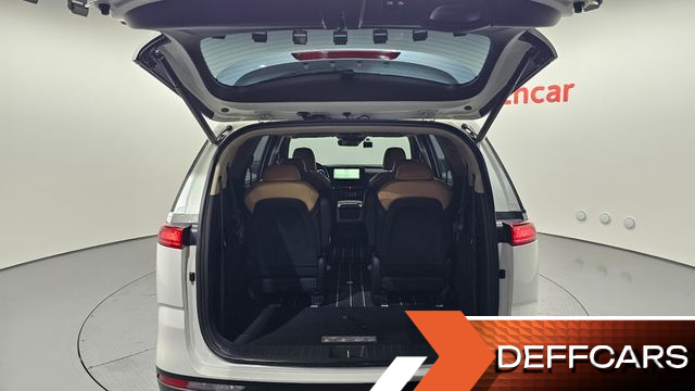 Kia CARNIVAL Gasoline 9-Seater Signature купить на сайте DeffCars