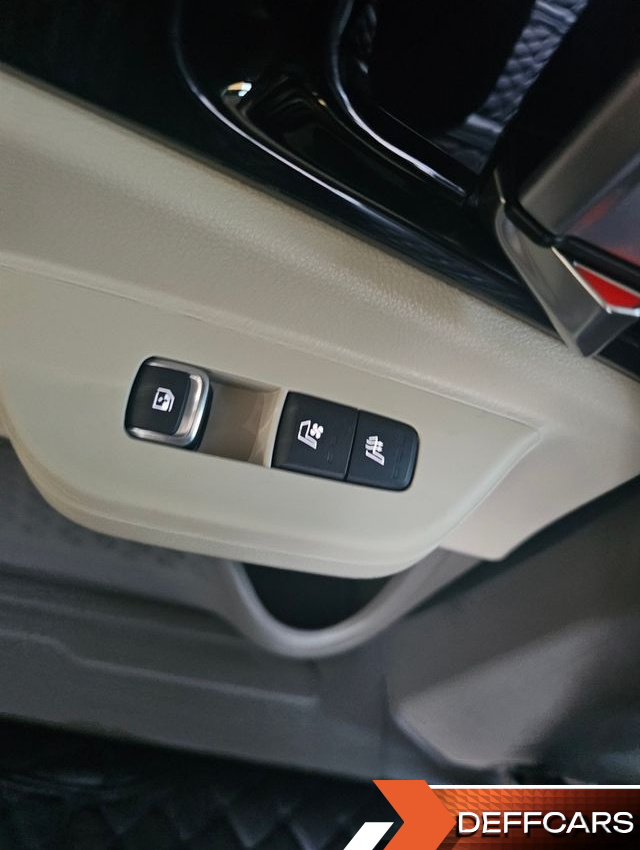 Kia CARNIVAL Diesel 7-Seater Signature купить на сайте DeffCars