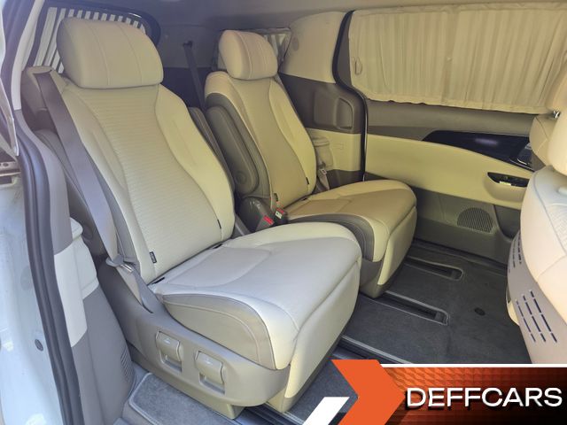 Kia CARNIVAL 7-Seater Hi-Limousine Signature купить на сайте DeffCars