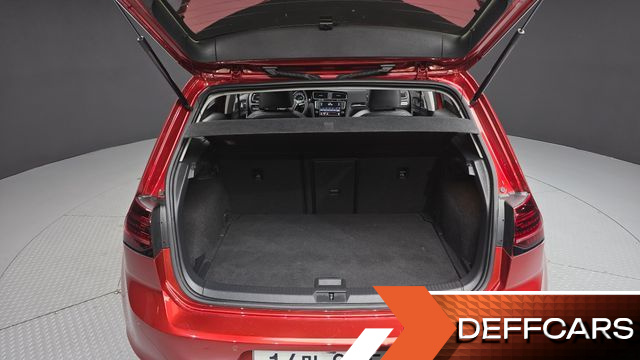Volkswagen GOLF 2.0 TDI Premium купить на сайте DeffCars
