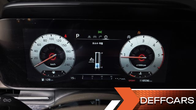 Kia CARNIVAL 9-Seater Hi-Limousine Signature купить на сайте DeffCars