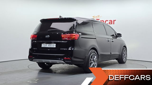 Kia CARNIVAL 7-Seater Limousine President купить на сайте DeffCars