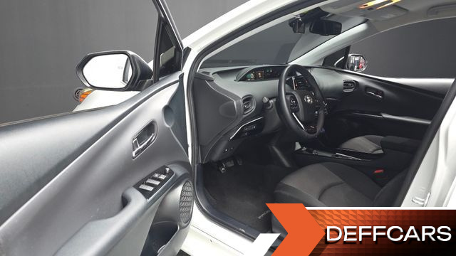 Toyota PRIUS 1.8 купить на сайте DeffCars