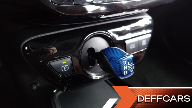 Toyota PRIUS 1.8 купить на сайте DeffCars