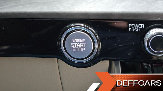 Kia CARNIVAL 7-Seater Signature купить на сайте DeffCars